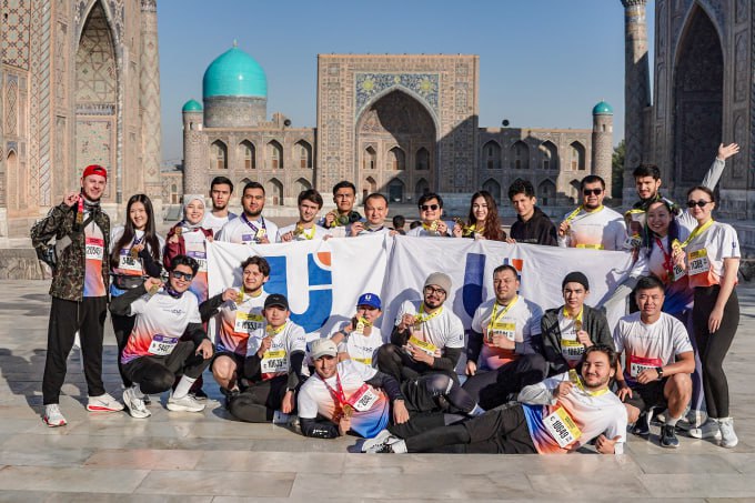 Команда Uzcard приняла участие в Samarkand Marathon 2025   repost uz samarkand marathon 2025 на правах рекламы