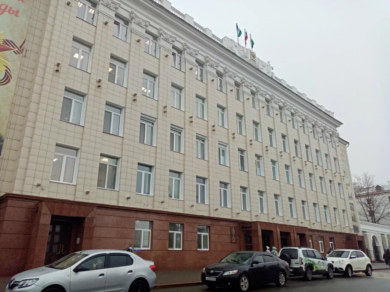 Мэр Уфы будет выделять гранты на поддержку спецоперации и важные для города проекты Так, до 600 тысяч рублей получат победители в номинации "Уфа вместе". В ней могут участвовать инициативы по поддержке участников СВО и их семей. Для победителей в номинации «Добрые дела для Уфы» выделяется до 500 тысяч, «Наше будущее» — до 200 тысяч рублей. Это могут быть проекты в сфере социальной поддержки и защиты граждан, в том беженцев из Украины, ДНР и ЛНР, а также в областях сохранения традиционных семейных ценностей, охраны окружающей среды, работы с молодежью и т.д