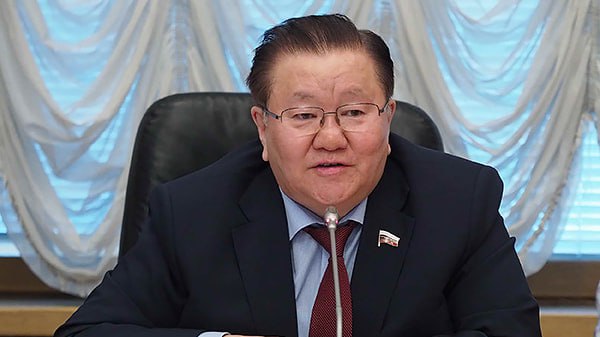 Депутату Госдумы угрожал неизвестный за критику мэрии Хабаровска  Федот Тумусов обратился к губернатору Хабаровского края Дмитрию Демешину с просьбой разобраться в ситуации.    Прочитать статью полностью
