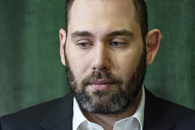 Суд в Москве оштрафовал Семёна Слепакова на 60 тысяч рублей Поводом для взыскания стала просрочка предыдущего штрафа который комик получил из за отсутствия маркировки иноагента в публикациях в сети Такие данные со ссылкой на официальные судебные документы приводит РИА Новости Семён Слепаков внесён Минюстом в список иностранных агентов в апреле 2023 года Подпишись на Говорит Москва