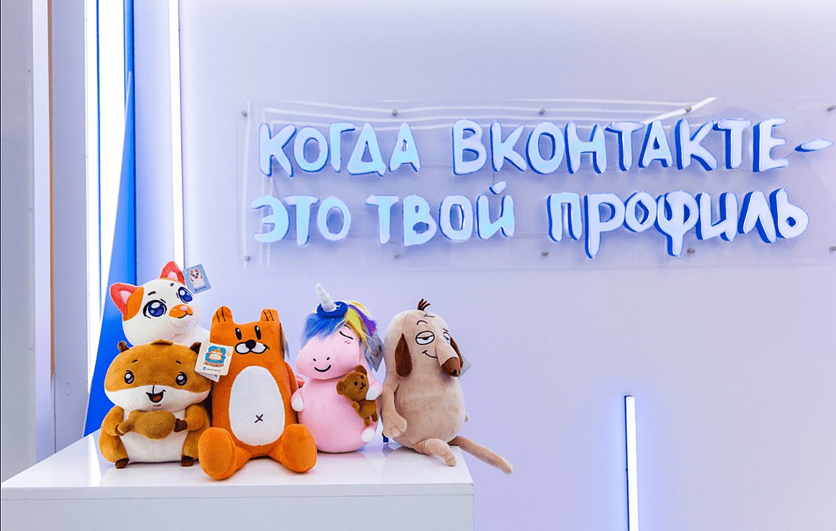 Сервис монетизации VK Donut принёс авторам 2 23 млрд рублей по итогам 2025 года в полтора раза больше год к году рассказали во ВКонтакте В лидерах по количеству платящих подписчиков страница художницы группа с модами для The Sims 4 сообщество про вязаные игрушки vc ru social 2650561