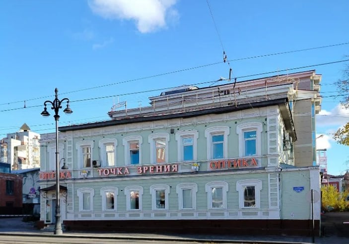 Здания по улице Ленина в центре Перми оборудуют архитектурной подсветкой В ближайшие три года смонтировать архитектурную подсветку планируется на 92 зданиях в Ленинском, Мотовилихинском и Свердловском районах Перми. Как сообщили «Ъ-Прикамье» в городском департаменте дорог и благоустройства, работы будут проводиться при софинансировании из краевого бюджета. На установку архитектурной подсветки на ближайшие три года заложено 1,2 млрд руб., в том числе 109 млн руб. из бюджета Прикамья.