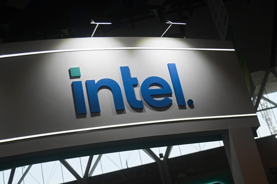 Акции Intel Corp упали в цене на премаркете в среду после сообщения о том что Nvidia Corp приостановила тестирование производственного процесса Intel для создания передовых чипов NVDA INTC jkinvest news jkinvest