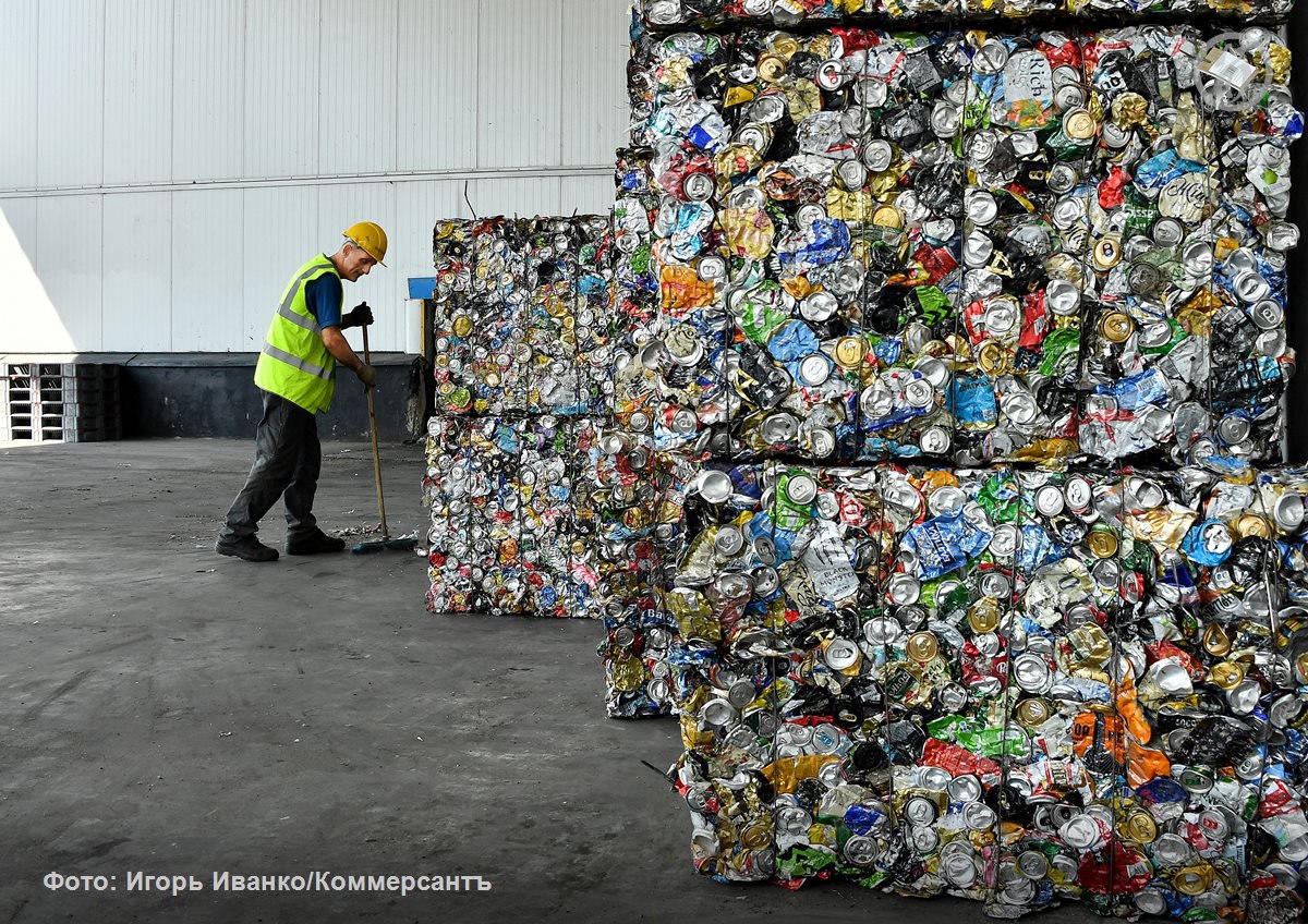 Госдума продлила срок действия старых свалок будет составлен закрытый перечень таких временных полигонов При этом законом установлены жесткие требования к планам по созданию замещающей инфраструктуры и личный контроль их реализации губернаторами Однако отмечают и депутаты и эксперты проблема может оказаться шире Регионам может не хватить денег на новые объекты стоимость каждого оценивается примерно в 2 млрд руб Подробнее в материале Ъ   Подписывайтесь на Ъ Оставляйте бусты