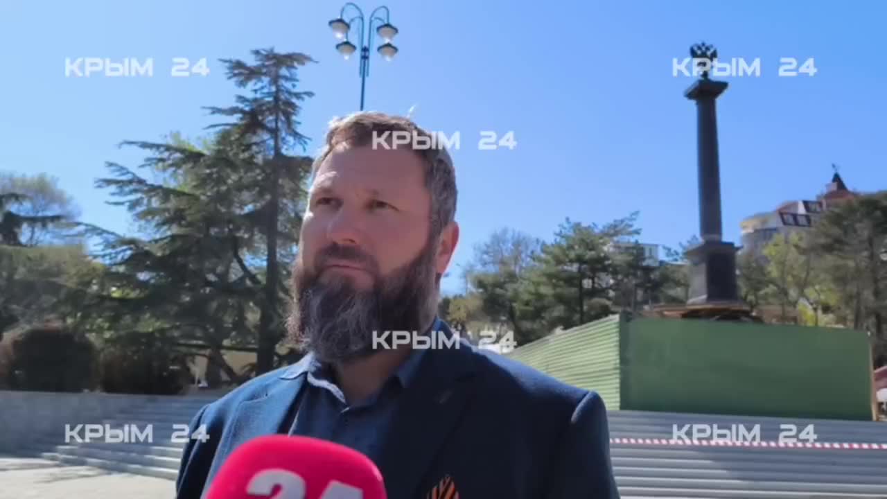 В Феодосии завершается установка стелы «Город воинской славы»