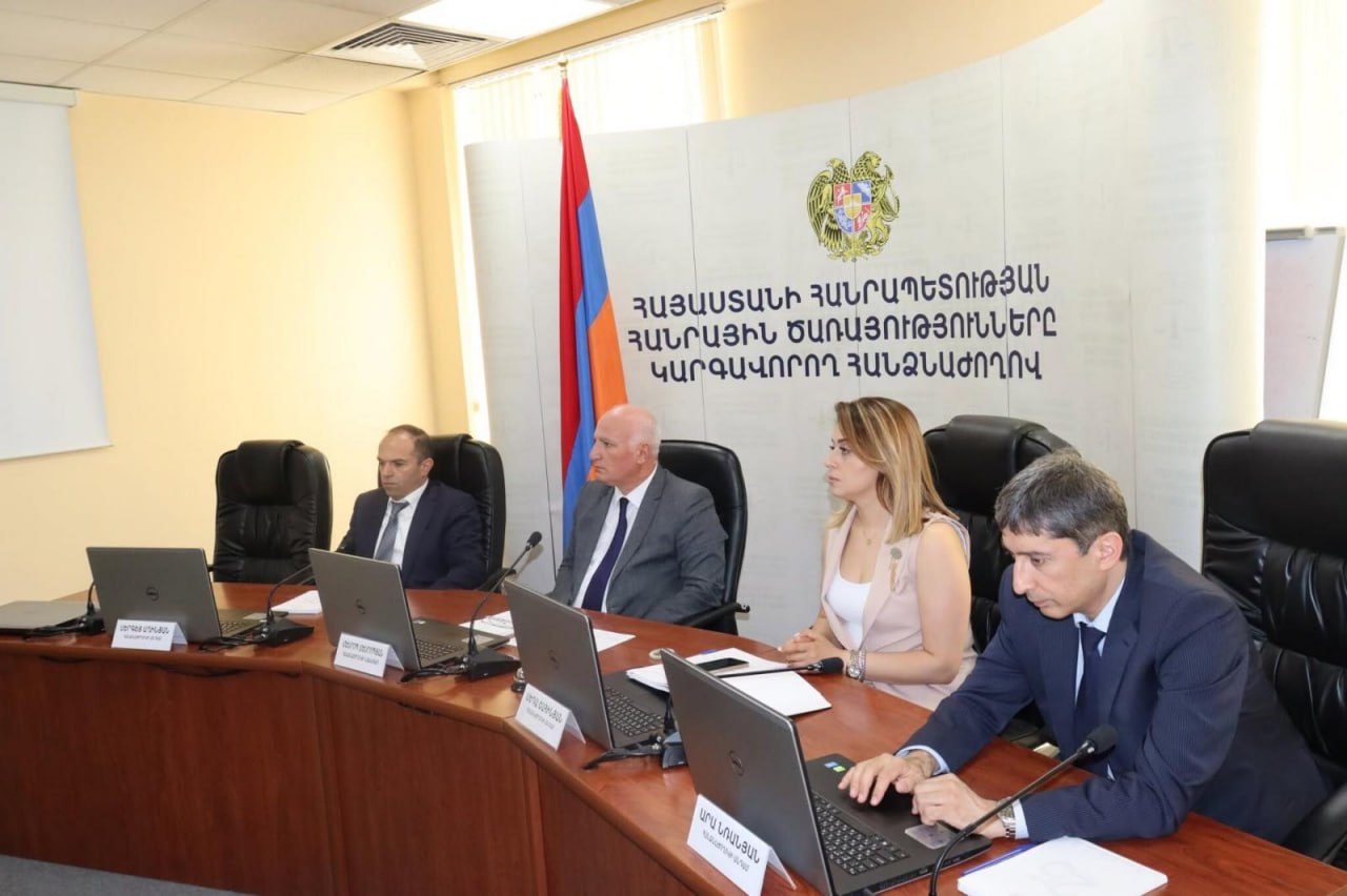 Комиссия по регулированию общественных услуг одобрила сделку по продаже 100 % акций “ДЖИЭНСИ-Альфа” компании “Вива Армения”.  КРОУ получила заявку от “ДЖИЭНСИ-Альфа” на одобрение сделки 7 мая.  12 мая КРОУ направила письмо по поводу сделки в Министерство высокотехнологичной промышленности, которое 26 июня ответило, что не имеет возражений.