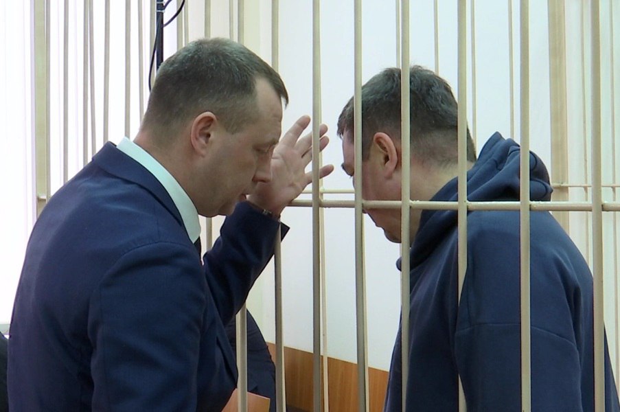 Экс директору Спецавтохозяйства в Новосибирске дали три года Кировский районный суд Новосибирска вынес приговор в отношении бывших сотрудников МУП Спецавтохозяйство экс руководителя Андрея Зыкова экс заместителя главного бухгалтера Натальи Турок и экс замдиректора по финансам Галины Тукаевой Приговором суда Андрей Зыков признан виновным ему назначено наказание в виде лишения свободы на срок 3 года в исправительной колонии общего режима со штрафом в размере 400 000 рублей Турок и Тукаева признаны виновными в пособничество в присвоении и растрате Наталья Турок получила 2 года 6 месяцев условно с испытательным сроком 3 года Галина Тукаева 3 года условно с испытательным сроком 3 года 6 месяцев Подробнее читайте по ссылке     INFOPRO54 Фото A Petrova архив Управления Судебного департамента в Новосибирской области