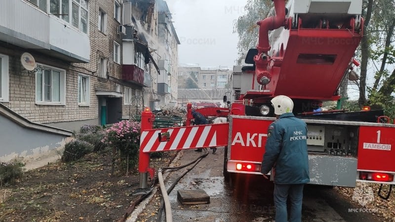 Кадры многоквартирного дома, в котором произошел взрыв бытового газа с последующим возгоранием, публикует МЧС.  Информация о пострадавших уточняется. На месте работают пожарно-спасательные подразделения.       Отправить новость