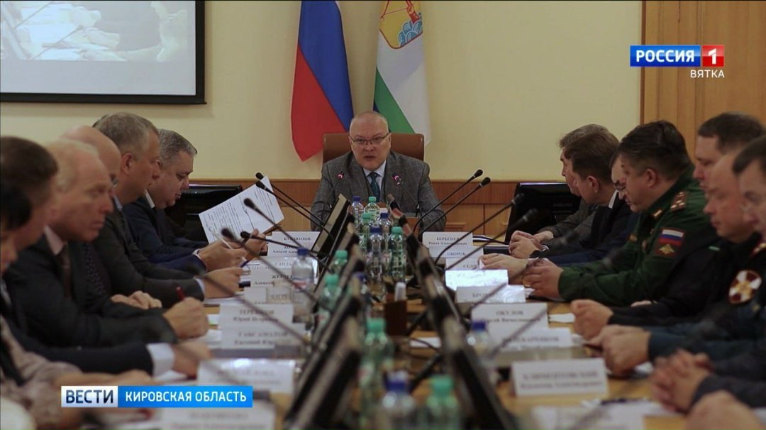 О кадровых перестановках в правительстве Кировской области сегодня сообщил губернатор Александр Соколов Новым руководителем Управления государственной службы занятости населения стала Ольга Рысева до этого момента занимала должность первого замминистра образования Руслан Бондарчук возглавлявший службу занятости переходит на новую должность в структуре регионального правительства Заместитель министра информационных технологий и связи Евгений Бологов заключил контракт с Министерством обороны о пребывании в добровольческом формировании в зоне СВО