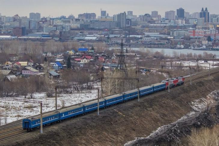 Прямой поезд хотят запустить из Новосибирска в Беларусь Новосибирск может восстановить прямое железнодорожное сообщение с Белоруссией Первый замначальника Белорусской железной дороги БЧ Александр Хорошевич заявил о планах запустить маршрут Брест Минск Нижний Новгород Новосибирск Подробнее ТРАНСПОРТ Подписаться на наш канал в MAX