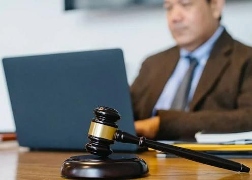 В Узбекистане будет внедрена система декларирования имущества судей и членов их семей Также в рамках борьбы с коррупцией введут комплаенс контроль и установят прозрачный порядок приема на работу сотрудников аппаратов судов Подробнее на нашем сайте Актуальные новости из Центральной Азии fergananews