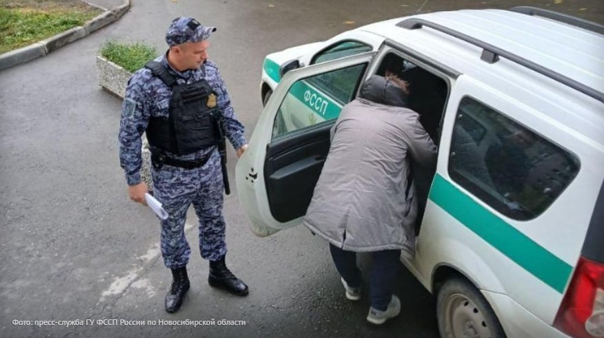 За неуплату алиментов новосибирцев отправили работать в похоронное бюро  Суд признал 40-летних супругов виновными в неисполнении родительских обязанностей по содержанию своего сына, который сейчас воспитывается в приёмной семье. Задолженность родителей перед ребёнком составила 520 тысяч рублей с каждого, сообщили в пресс-службе ГУ ФССП России по региону.  Ранее пара уже привлекалась к административной ответственности за неуплату алиментов, однако, не сделав выводов, продолжила игнорировать свои обязательства. В этот раз суд вынес решение о назначении родителям обязательных работ в организации по оказанию ритуальных услуг: женщине — 20 часов, мужчине — 30 часов.