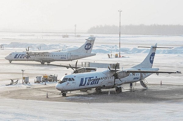 Utair будет возить томичей в Иркутск и обратно дважды в неделю  Авиарейсы по маршруту Томск – Иркутск – Томск со 2 апреля будут выполняться дважды в неделю – по средам и субботам; расширение перечня внутренних направлений, включая дальневосточные, пока остается в планах, заявила пресс-секретарь аэропорта Томска Олеся Верба. Об этом сообщает РИА Томск.  Ранее сообщалось, что прямые рейсы из Томска в Иркутск и на Дальний Восток планировалось открыть в первой половине 2025 года. В итоге в январе еженедельные рейсы в Приангарье появились в расписании, но только на период с 19 февраля по 26 марта. В качестве перевозчика была указана авиакомпания Utair, полеты планировались на самолетах ATR-72 вместимостью до 74 человек.  aviaru.net/n280714