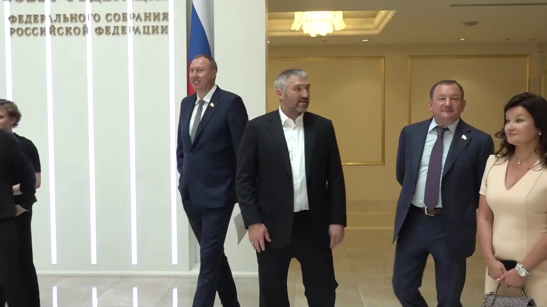 Губернатор Пермского края Махонин сыграл в хоккей с Матвеем Мичковым и ветеранами команды «Молот»