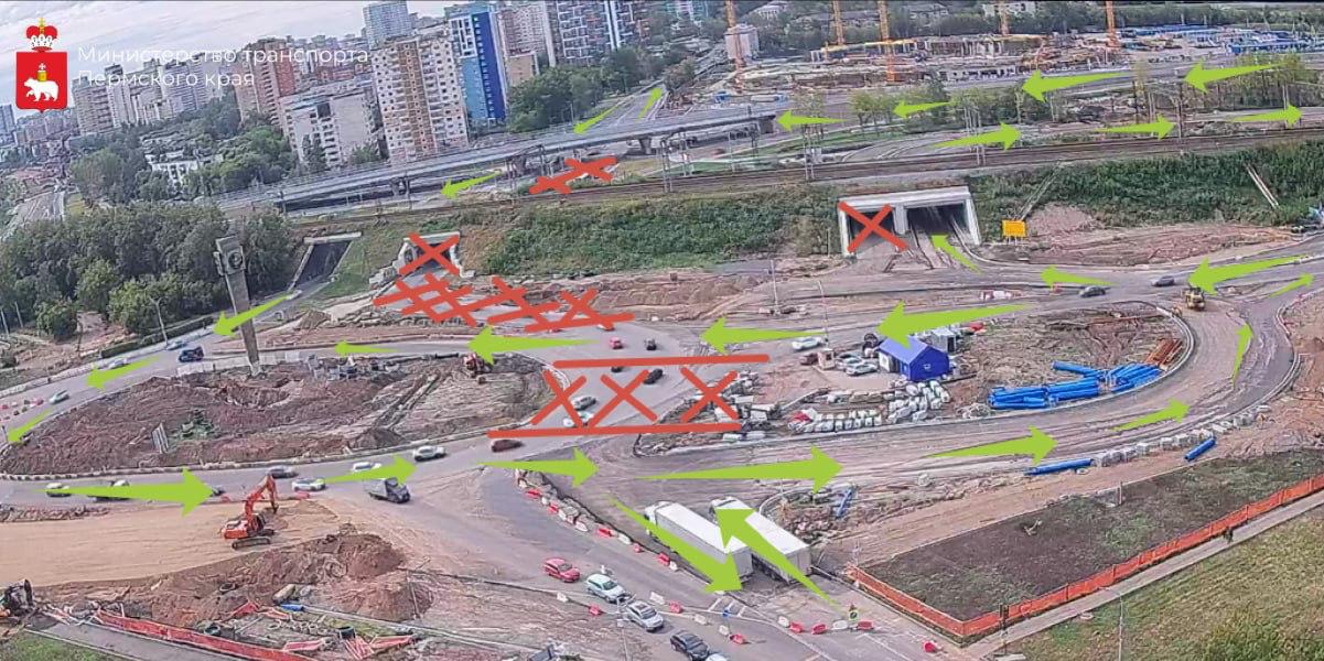 Схема движения на площади Гайдара снова изменится   Закроется один тоннель на ул. Локомотивной в сторону ДКЖ. Одновременно откроется один тоннель в створе ул. Углеуральской  правый, если ехать к ДКЖ . Через него автомобилисты смогут попасть на ул. 2-ю Шоссейную, и затем по ул. Строителей выехать на Локомотивную. Движение в направлении от ДКЖ останется неизменным.  Это связано с проведением дальнейших работ по реконструкции площади Гайдара, сообщает Минтранс Прикамья.     Подпишись на «КП-Пермь»