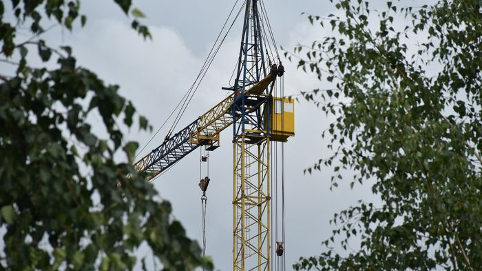Предпринимательница собралась застраивать окраину Омска элитным жильем На Новой Московке могут появиться малоэтажные дома бизнес класса В минувший вторник 10 сентября департамент архитектуры и строительства Омска опубликовал распоряжение согласно которому омская предпринимательница Нино Хоштария должна разработать проект планировки территории Планируемая территория находится в границах ул Новокирпичная Сибирский проспект ул В Бисяриной Перспективная дорога в пос Светлый Федеральная трасса М 51 Черлакский тракт Южный отвод ЖД Другие детали проекта читайте в материале