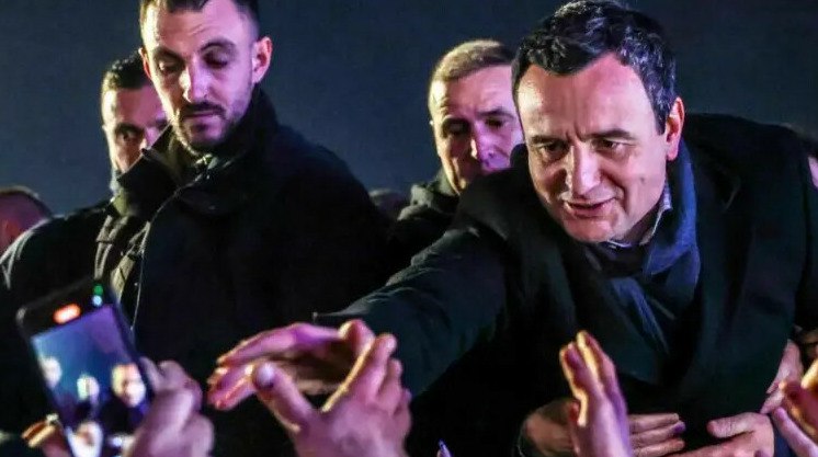 Партия Самоопределение получила более 50 голосов на выборах в Косово Албанская националистическая партия Альбина Курти набрала более 50 голосов на выборах в Косово что позволит ей сформировать правительство без коалиции передает ArbatMedia   Прислать новость