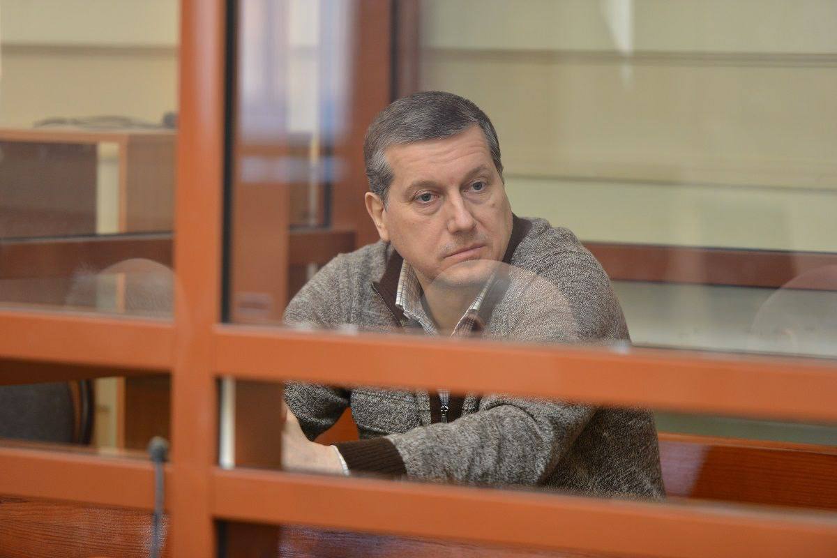 Бывшему мэру Нижнего Новгорода Олегу Сорокину не удалось выйти по УДО перед Новым годом Сорокин подавал апелляцию на отказ ему в УДО Омского районного суда однако областной суд Омска оставил решение без изменений На данный момент Сорокин уже отсидел 8 из 10 лет срока за получение взятки и участие в похищении человека Подписаться на нас в MAX