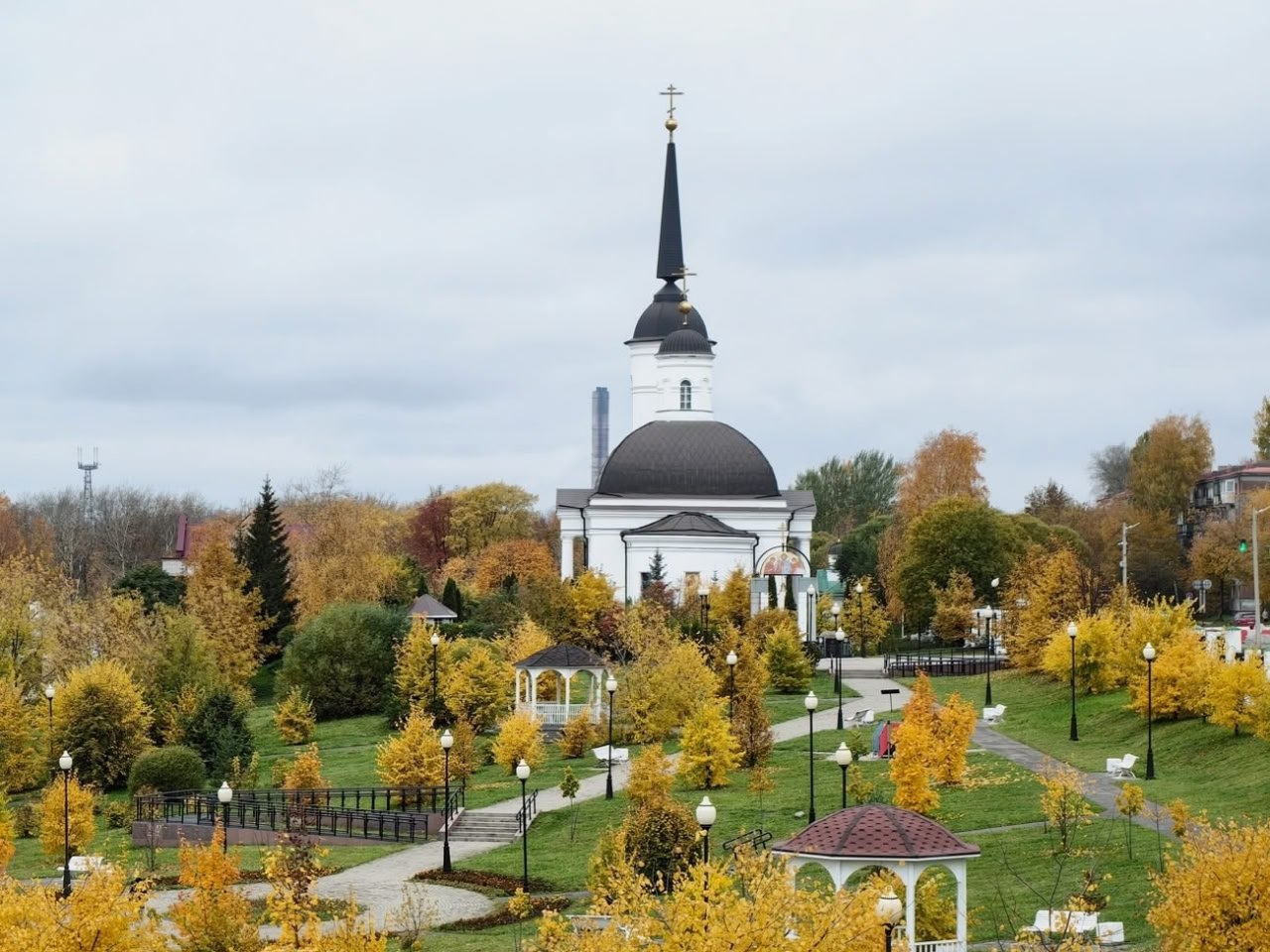 Губернатор поздравил череповчан с 248 летием города Череповец город с сильным характером который определяют его жители Металлурги химики строители врачи учителя именно их трудом талантом и преданностью родному городу создается его промышленная мощь и уверенное будущее отметил Георгий Филимонов в своем поздравлении Глава региона пожелал горожанам крепкого как череповецкая сталь здоровья благополучия вашим семьям и уюта в домах Правительство Вологодской области Telegram MAX
