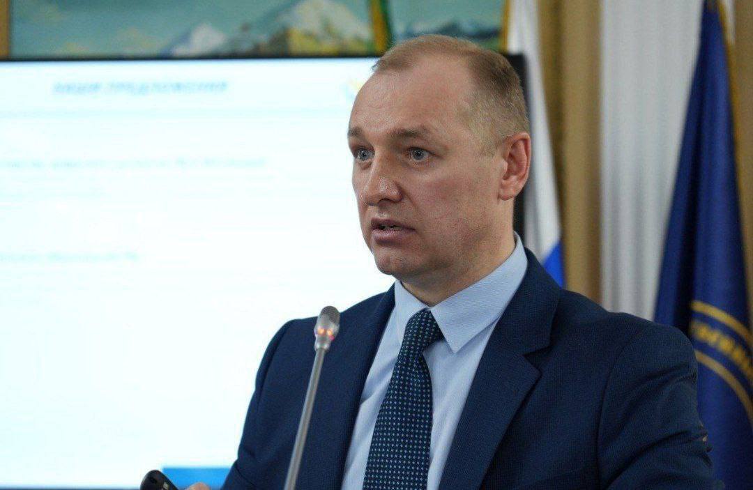 Сергей Касьянов освобожден от должности руководителя Государственной жилищной инспекции Дагестана. Указ об этом подписал Сергей Меликов. «Освободить Касьянова Сергея Владимировича от должности руководителя Государственной жилищной инспекции Республики Дагестан - Главного государственного жилищного инспектора Республики Дагестан и уволить с государственной гражданской службы Республики Дагестан в связи истечением срока действия срочного служебного контракта», – говорится в документе.