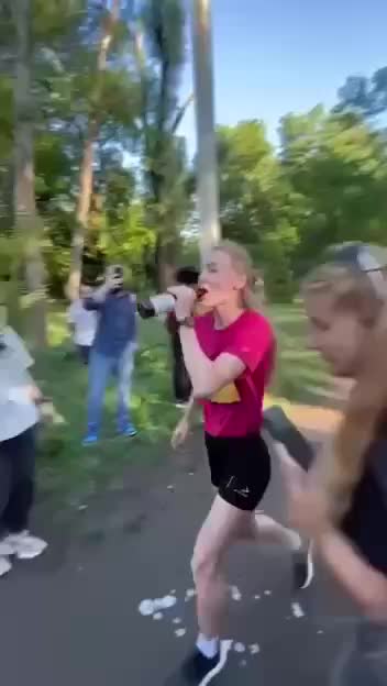 В Краснодаре прошел пивной забег, победительницей стала случайная участница