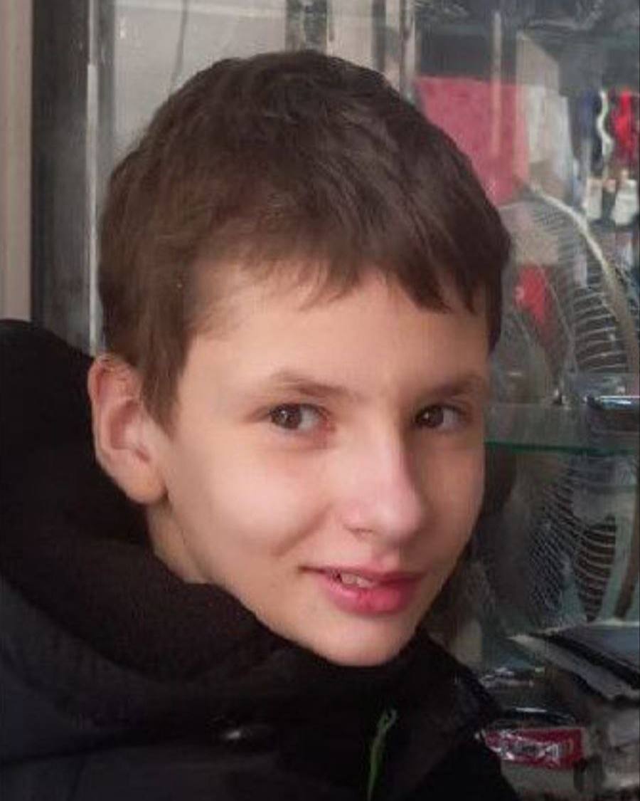 В селе Хлебное Новоусманского района пропал 11-летний Владислав Юдин. Он не выходит на связь с 14 мая. Приметы: рост 145 см, нормальное телосложение, русые волосы, карие глаза. Одежда: светло-серая джинсовая куртка , чёрная футболка, чёрные шорты, тёмные кроссовки, белая бейсболка. Если вы что-то знаете о местонахождении пропавшего, позвоните по номерам 8 800 700-54-52 или 112. Источник: Поисковый отряд «ЛизаАлерт» Воронежской области Подписаться Типичный Воронеж