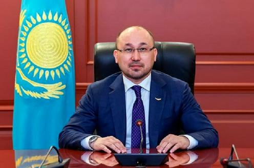 Названы сроки запуска нового газопровода из России в Казахстан Магистральный газопровод Ишим Астана предназначенный для снабжения северных регионов Казахстана планируется ввести в эксплуатацию 1 января 2030 года Об этом в интервью изданию Комсомольская правда рассказал чрезвычайный и полномочный посол республики в России Даурен Абаев Он уточнил что озвученные сроки являются предварительными Меморандум о строительстве нового газопровода в республику Газпром и Казахстан подписали в октябре 2025 года Официальная церемония состоялась на XIV Петербургском международном газовом форуме Далее на нашем сайте Актуальные новости из Центральной Азии fergananews