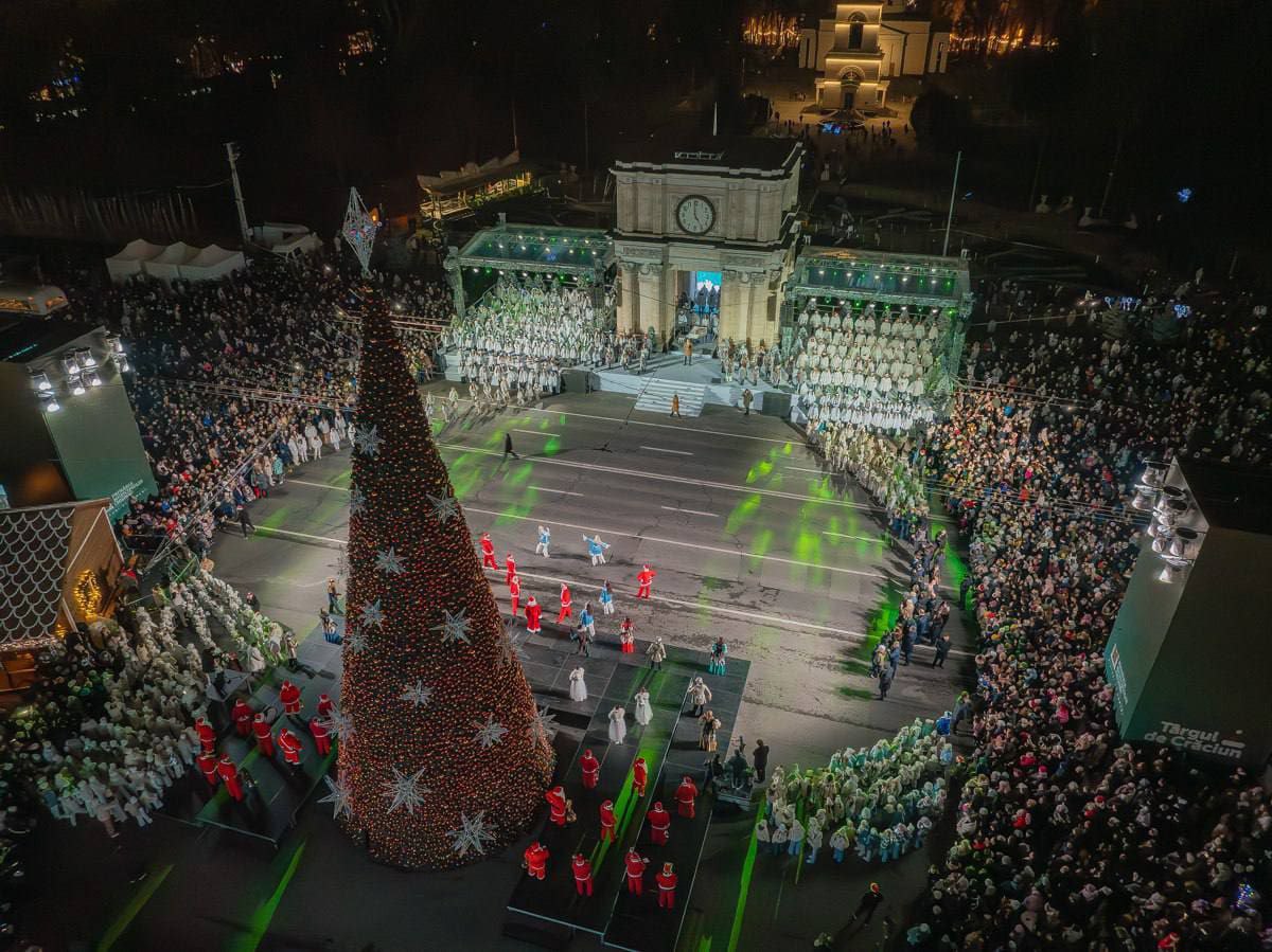 В Кишинёве стартуют новогодние праздники с 5 декабря Столица готовится к серии праздничных мероприятий которые пройдут с 5 декабря по 18 января 5 декабря с 16 00 на площади Великого Национального Собрания и в сквере Кафедрального собора откроют новогоднюю ёлку и рождественскую ярмарку Гостей ждут фотозоны каток карусели и домик Деда Мороза Рождественские ярмарки будут работать до 18 января в центре столицы и районах города 24 декабря концерт к Рождественскому сочельнику новый стиль 31 декабря праздничный концерт к встрече Нового года 6 января 2026 года концерт к Рождественскому сочельнику по старому стилю в сквере собора Подпишись на GRT