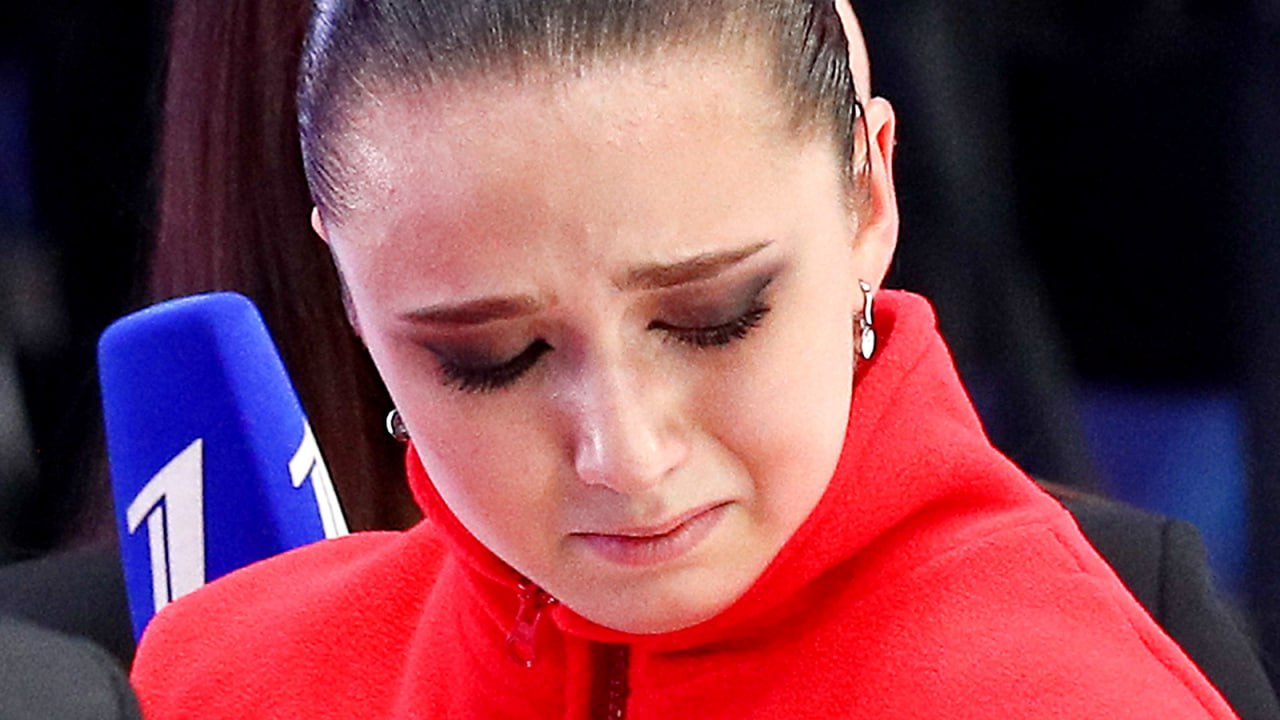 Официально ISU лишил Камилу Валиеву золота чемпионата Европы 2022 отдав медаль Анне Щербаковой Согласного решению международной федерации серебро того первенства континента достанется Александре Трусовой а бельгийка Луна Хендрикс получит бронзовую медаль