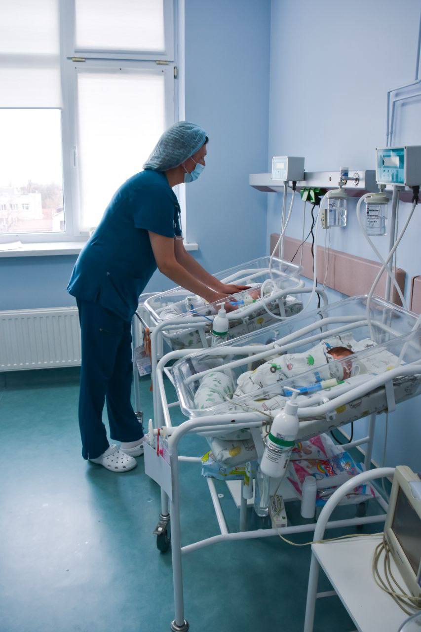 В новогодние праздники в Краснодарском крае родилось более 1 4 тыс малышей С 31 декабря по 11 января в Краснодарском крае появились на свет 764 мальчика и 706 девочек Больше всего детей появилось на свет в Армавире Новороссийске Сочи Краснодаре Славянске Абинске и Лабинске   свои фото видео и истории присылайте нашему боту prostokrd bot Подпишись на наш канал в Telegram MAX