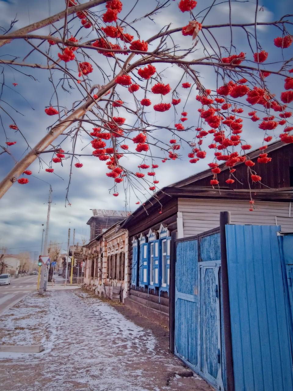 Культурным объектам в центре Улан-Удэ дадут вторую жизнь       В рамках комплексного развития территорий центре Улан-Удэ отреставрируют 13 объектов культурного наследия. В зданиях отремонтируют конструктивные элементы, включая крыши, стены, фундаменты, а также окна и двери. Также запланировано подключение домов к инженерной инфраструктуре. После завершения работ в исторических зданиях планируют открыть кафе, рестораны и магазины.