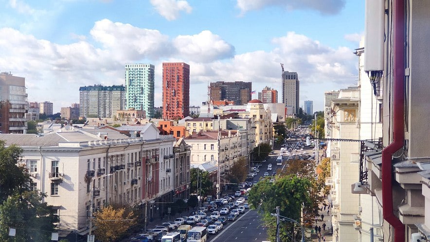Для строительства метро в Ростове потребуется минимум 100 млрд рублей — Метро может быть построено. Вопрос — за какие деньги? Кто это будет оплачивать, нужно ли это, сколько это будет окупаться? — рассказал директор Агентства территориального развития Алексей Санин в интервью РБК ТВ Юг. Отметим, что ранее стоимость строительства оценивали не более чем в 80 млрд рублей. Такую сумму в 2019 году РБК озвучил бывший губернатор Ростовской области Василий Голубев. Предложи нам новость