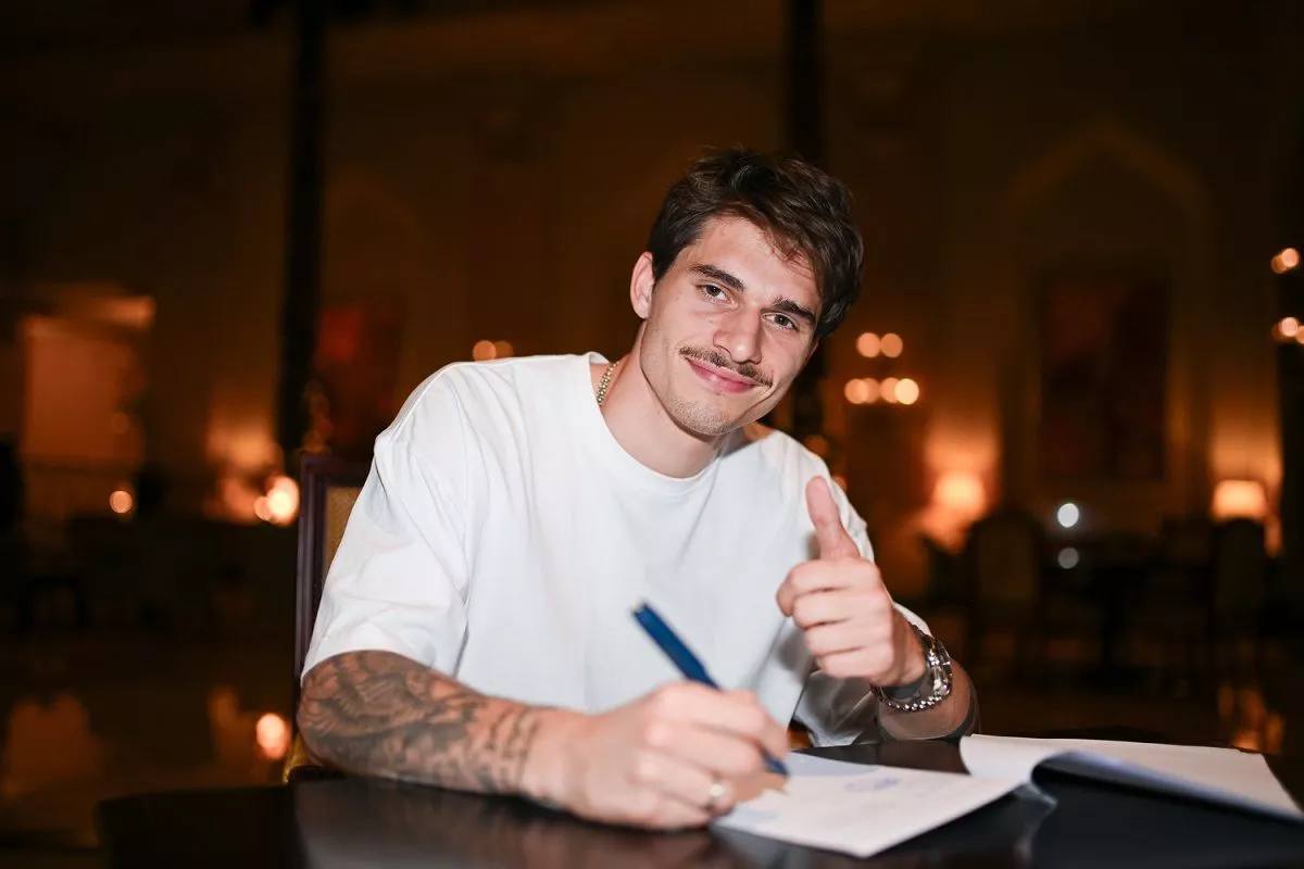 Илья Вахания станет игроком Краснодара Краснодар и Ростов оформили трансфер защитника До конца сезона Вахания доиграет за донской клуб а летом присоединится к быкам Контракт с Краснодаром вступит в силу 16 июня 2026 года и будет действовать до 30 июня 2030 го 25 летний Вахания воспитанник академии Зенита с 2023 года играет за Ростов и регулярно выходит в основе В этом сезоне он провёл за ростовчан 18 матчей в РПЛ забил один гол и отдал одну результативную передачу Кубанские Новости   Мы в MAX