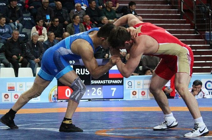 Турнир по вольной борьбе на призы Бориса Будаева пройдет в Улан Удэ Чемпионат среди юниоров до 21 года состоится в ФСК 21 сентября Это легендарный бурятский турнир где каждый год юные таланты открывают для себя большой ковер в родных стенах говорят организаторы Зрителей ждут яркие схватки сильнейших спортсменов Монголии Узбекистана Кыргызстана и всей России Вход свободный 6 Подписаться на Ариг Ус Продать новость Дать буст Проекты Новости Зурхай