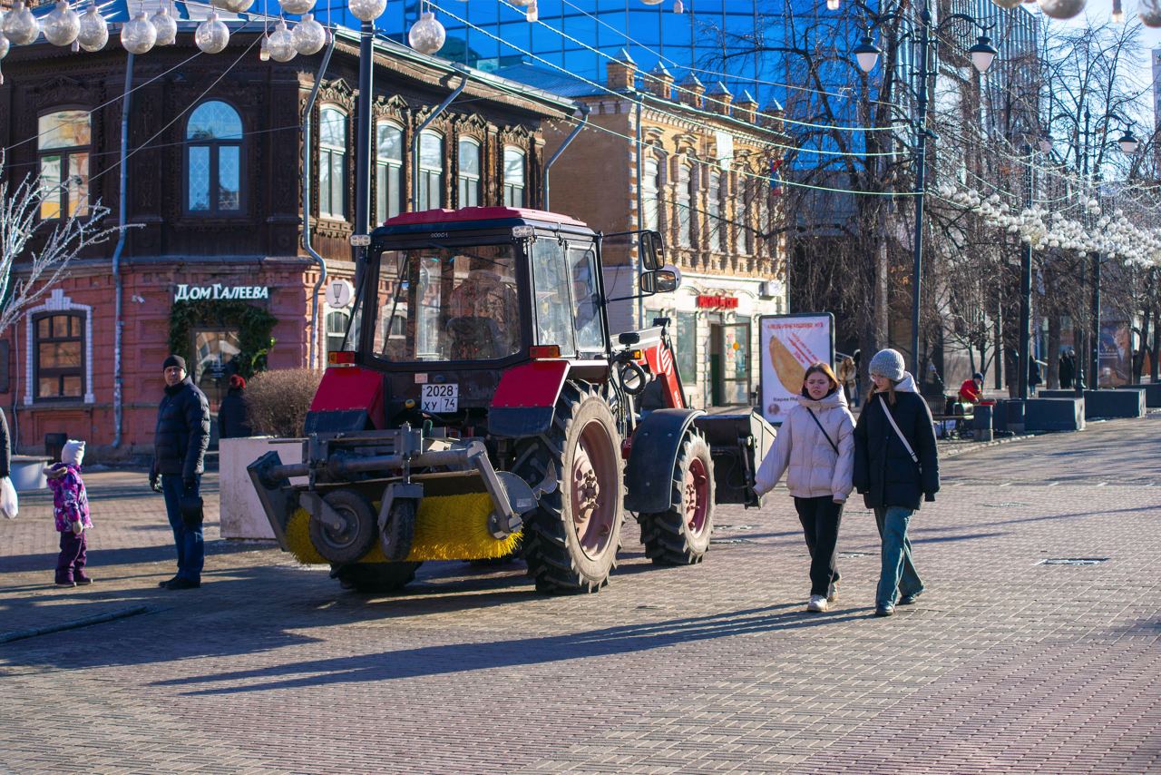 По данным Управления Роспотребнадзора по Челябинской области в прошлом году содержание вредных веществ в атмосфере Южного Урала регистрировалось только в 1,29% случаев   - За 2024 год на территории городских и сельских поселений Челябинской области исследовано 81858 проб атмосферного воздуха, из них превышение гигиенических нормативов регистрировалось в 1,29 %, - отмечают эксперты.   Наибольшее количество превышений ПДК регистрировалось по содержанию углеводородов: этилбензола, ксилола.  Управлением Роспотребнадзора по Челябинской области с целью соблюдения гигиенических нормативов по содержанию загрязняющих веществ в атмосферном воздухе на территории жилой застройки, регулярно направляются результаты лабораторных исследований в адрес государственных органов исполнительной власти для принятия мер, уточнили в ведомстве.