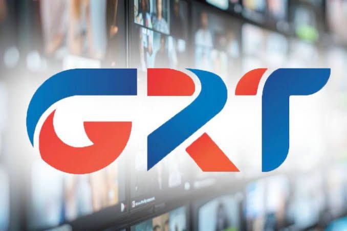 Дорогие коллеги и друзья Сегодня нашему любимому каналу Gagauziya Radio Televizionu исполняется 18 лет Конечно корни GRT уходят гораздо глубже в конец 80 х когда зародилось региональное телевидение но именно 18 лет назад канал обрёл статус который позволил нам стать настоящим голосом автономии Не могу не рассказать о той огромной роли которую GRT играет в нашей жизни Телеканал не просто транслирует он объединяет помогает сохранять этническую историко культурную и лингвистическую идентичность гагаузского народа даёт платформу для диалога всем заинтересованным лицам борется за правду и свободу слова Я горжусь тем что являюсь частью команды GRT От всей души поздравляю коллег с праздником Хочу поблагодарить вас за профессионализм труд творчество и любовь к своей работе Отдельной благодарности заслуживают наши телезрители без которых мы бы ничего не смогли достичь Желаю GRT дальнейшего роста свежих идей и крепкого финансирования Пусть наш эфир и дальше несёт свет и правду в массы