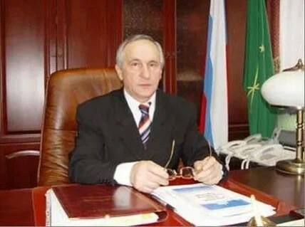 Объединенная пресс служба судов Волгоградской области Имущество бывшего председателя Верховного суда Республики Адыгея обращено в доход государства Решением Волжского городского суда Волгоградской области исковые требования Первого заместителя Генерального прокурора Российской Федерации действующего в интересах Российской Федерации к Трахову Аслану Исмаиловичу его близким родственникам и доверенным лицам об обращении в доход Российской Федерации имущества полученного в нарушение законодательства о противодействии коррупции удовлетворены в полном объеме Решение суда обращено судом к исполнению немедленно однако в установленные законом сроки оно было обжаловано в апелляционном порядке сторонами по делу а также лицом не привлеченным к участию в деле Волгоградский областной суд изучив материалы дела выслушав участников процесса решение суда первой инстанции оставил без изменения апелляционные жалобы сторон без удовлетворения а апелляционную жалобу лица не привлеченного к участию в деле без рассмотрения решение суда об обращении имущества в доход Российской Федерации вступило в законную силу Апелляция подтвердила изъятие имущества на 13 млрд руб экс главы ВC Адыгеи   www rapsinews ru judicial news 20260114 311500765 html Волгоградский областной суд признал законным решение о взыскании в доход государства имущества экс председателя Верховного суда Адыгеи Аслана Трахова и его близких которое оценивается в 13 миллиардов рублей