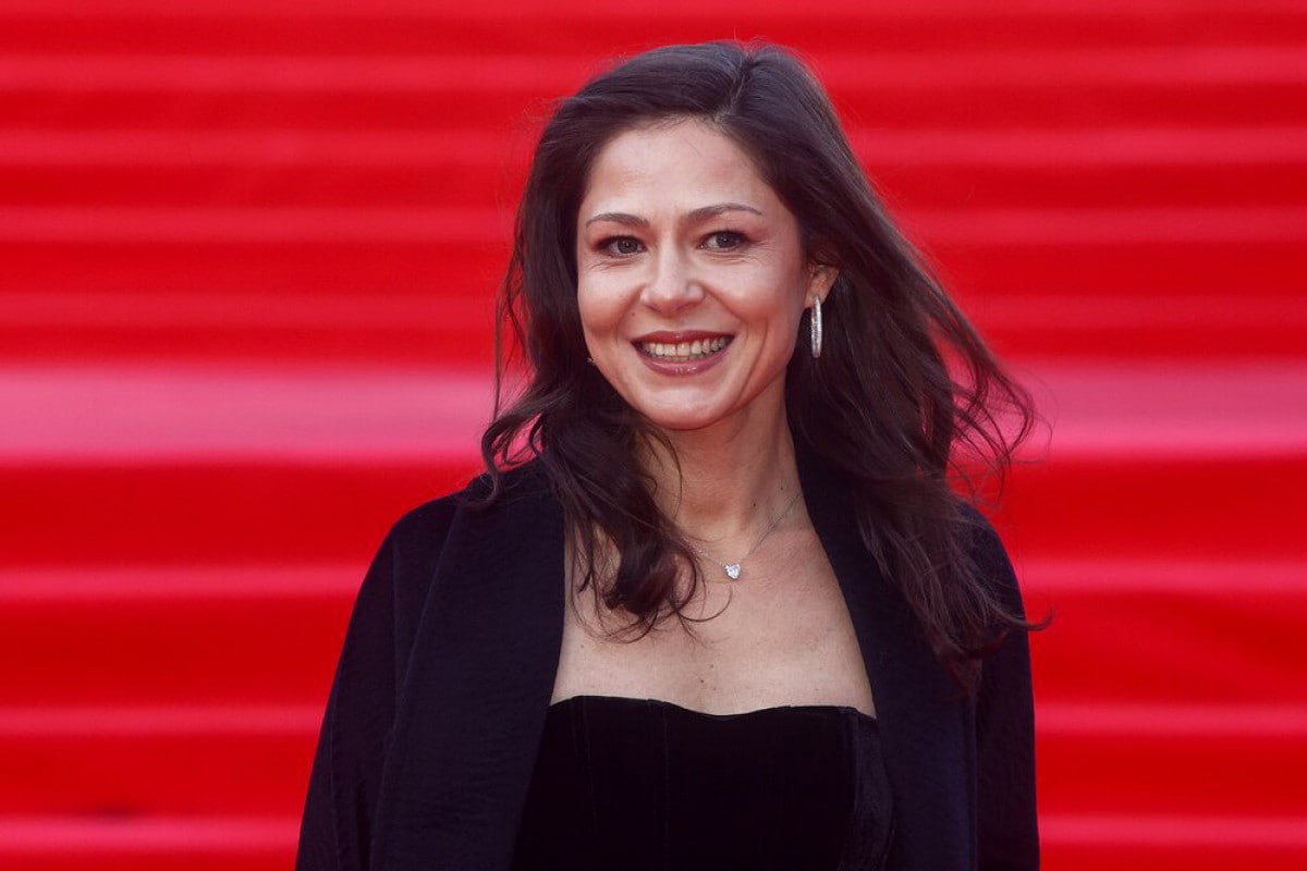 Елена Лядова сыграет главную роль в сериале Паучиха По сюжету ее персонаж успешно продает в интернете свои тренинги обещая клиентам решить все их проблемы Впоследствии на нее заводят уголовное дело Прототипом героини стала осужденная за уклонение от уплаты налогов и отмывание денег Елена Блиновская Больше новостей в Daily News