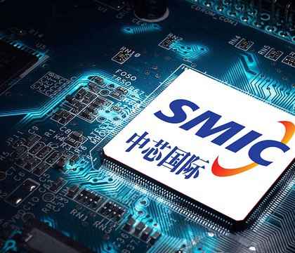 Китайская SMIC сообщила о десятикратном росте спроса на чипы для замены западных аналогов  Спрос на чипы от китайской SMIC вырос в 10 раз за два года. Местные компании стремятся заменить импортные компоненты, что обеспечило производителю рост выручки, несмотря на снижение доходности. Компания работает на пределе мощностей и расширяет выпуск.  Читать далее