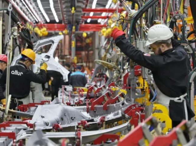 Автопром Казахстана в 1 полугодии вырос на 13%  По итогам 6 месяцев 2025 года в Казахстане было выпущено 71 494 единицы различной колесной техники. Это на 12,7% больше, чем за аналогичный период прошлого года. В денежной эквиваленте объем производства техники составил 996,9 млрд тенге. Такие данные приводит «Казахстанский автомобильный союз».  Подробнее на сайте autostat.ru