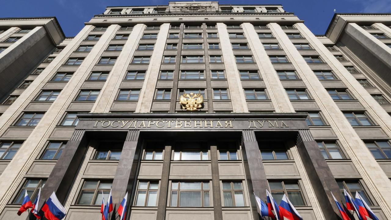 Открыли десятую сессию VIII созыва Госдумы Она продлится 7 месяцев и завершится в июле 2026 года Сейчас в законодательном портфеле находится 1 078 законопроектов   Созыв близится к финалу а мы продолжаем работу Госдума ЕдинаяРоссия