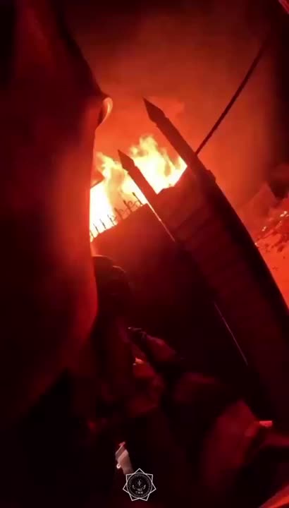 Спасение пожилых людей из горящих домов в Шуе и Семее