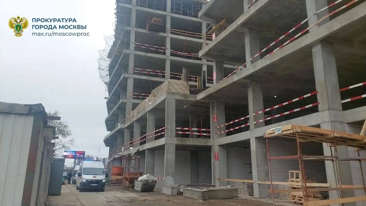 Двое рабочих погибли на стройке на шоссе Энтуазистов они упали с высоты Идет проверка Если вы что то знаете о деталях произошедшего сообщите об этом нам news msk1 bot