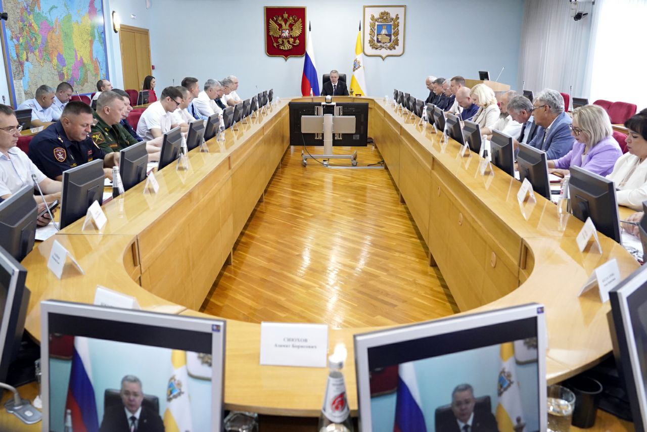 В Ставрополе под председательством Губернатора Ставропольского края Владимирова В.В. состоялось совместное заседание антитеррористической комиссии Ставропольского края и оперативного штаба в Ставропольском крае.  Основным вопросом, рассмотренным в рамках заседания стал вопрос защищенности краевых объектов от совершения террористических актов с применением БПЛА,  рассмотрена деятельность, направленная на повышение безопасности объектов топливно-энергетического комплекса Ставрополья, собравшиеся обсудили деятельность субъектов Комплексного плана противодействия идеологии терроризма по работе с лицами подверженными воздействию идеологии терроризма и неонацизма.  По результатам заседания приняты решения, направленные на совершенствования работы по противодействию терроризму на территории Ставропольского края, утверждены мероприятия направленные на совершенствование адресной профилактической работы.