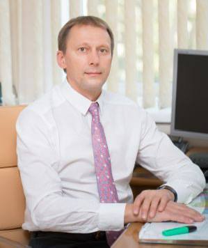 Бандитская Самара пишет что в розыск объявлен Владислав Романов глава территориального фонда ОМС Самарской области Мой источник говорит что объявлен в розыск следственной частью города Сам Романов на мои звонки не ответил телефон отключен Ранее я уже писала что Романов исчез с работы Официально в отпуск Романов был совледельцем фирмы АРК главу которой Юрия Авдеева а также его коллегу Татьяну Голудину недавно задержали К Романову возникли вопросы губернатора Самарской области Вячеслава Федорищева ТФОМС связывали с мертвыми душами