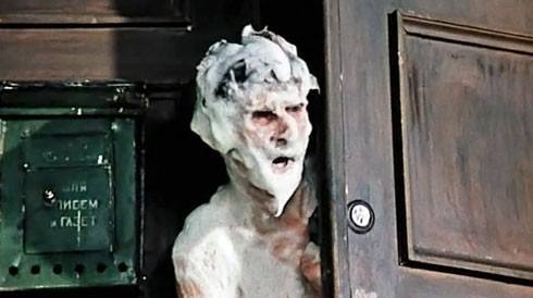 От геля для душа можно облысеть Использование геля для душа вместо шампуня вредит коже головы и волосам вплоть до появления перхоти и бактериальных осложнений Гели для душа и жидкое мыло трудно полностью смыть с волос они образуют на поверхности стержня плёнку которая практически не удаляется при контакте с жесткой водой