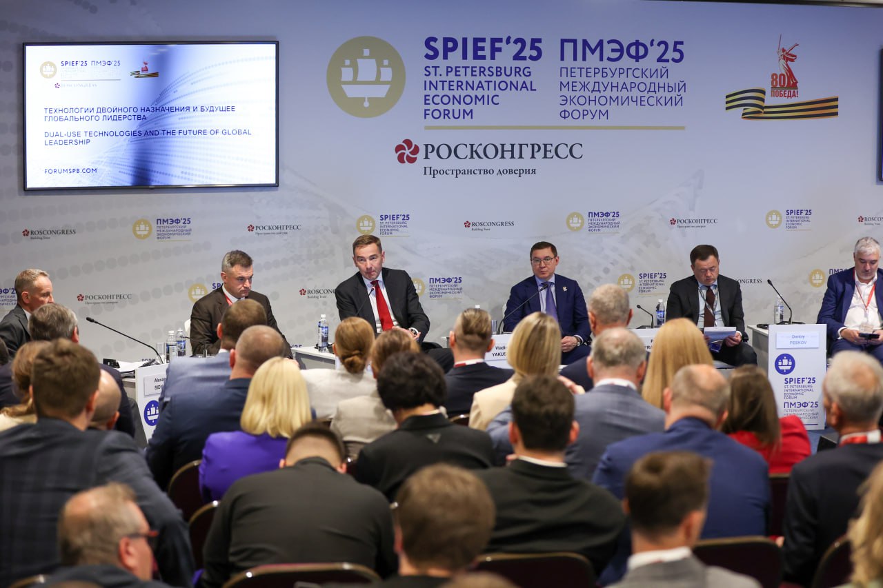 Единая Россия и ЦБСТ разработали пакет предложений для государственной поддержки развивающихся специальных технологических компаний Председатель партии Дмитрий Медведев передал Президенту Владимиру Путину инициативы по поддержке разработчиков воентеха, сформированные партией и «Центром беспилотных систем и технологий» вместе с его резидентами. Предложения легли в основу доклада Президенту, по которому были даны поручения Правительству России. Реализации решений, направленных на поддержку разработчиков воентеха, потребует изменений в законодательстве. Единая Россия умеет мобилизоваться для нужной законотворческой работы. Соответствующие инициативы уже обсуждаются в партии, – сообщил секретарь Генсовета Единой России, глава набсовета ЦБСТ Владимир Якушев по итогам сессии на ПМЭФ. Сейчас идет проработка вопроса по принятию на вооружение передовых разработок, созданных российскими частными компаниями. Некоторые изделия наша армия уже с успехом применяет по всей линии фронта. К примеру, это ударные дроны «Скворец», – отметил руководитель Центрального исполкома партии Александр Сидякин.