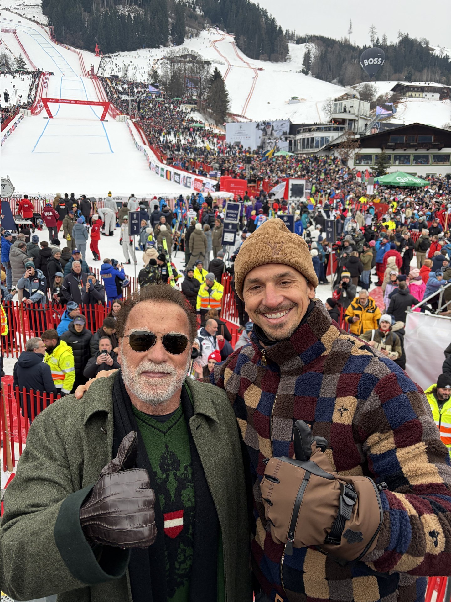 Златан встретился со Шварценеггером на Кубке мира в Китцбюэле Совместное фото легенд Ибрагимович подписал эпичной фразой We will be back