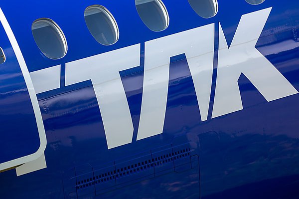 ГТЛК подводит итоги деятельности за 10 месяцев 2025 года ГТЛК подвела итоги операционной деятельности за прошедшие 10 месяцев 2025 года Ключевые результаты деятельности демонстрируют рост бизнеса финансовую стабильность и выполнение стратегических задач Об этом сообщает AVIA RU Чистый лизинговый портфель находится на стабильно высоком уровне и с начала года демонстрирует рост на 7 Основной вклад в положительную динамику внесли сделки по лизингу железнодорожной техники и пассажирского автотранспорта Объем нового бизнеса составил 126 млрд рублей За отчетный период стоимость нового имущества по договорам лизинга достигла 126 млрд рублей Дополнительно заключено 46 сделок на сумму 38 5 млрд руб с привлечением средств Фонда национального благосостояния ФНБ в рамках программ при поддержке Минпромторга и Минтранса России aviaru net n290608