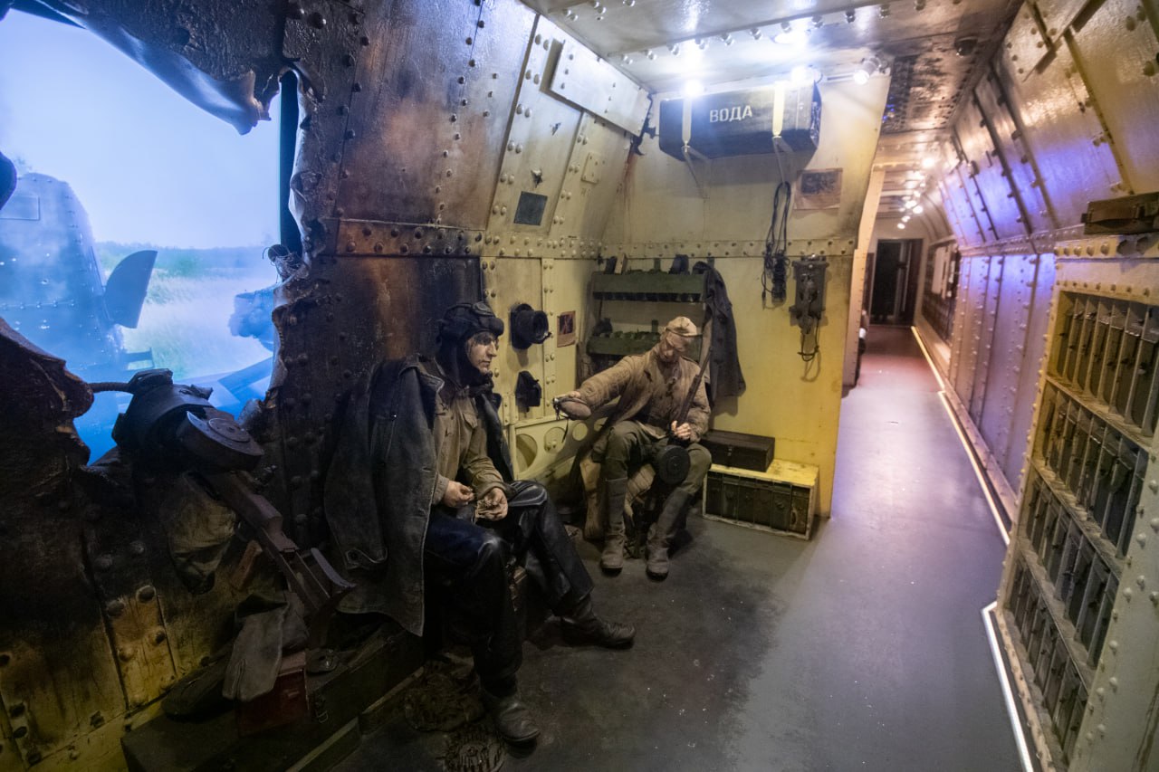 Поезд Победы прибудет в Петербург на Витебский вокзал 5 января Петербург примет уникальную интерактивную выставку Поезд Победы с 5 по 9 января 2026 года Экспозиция будет доступна для посещения на Витебском вокзале Чтобы посетить выставку необходимо зарегистрироваться на сайте проекта поездпобеды рф Регистрация открывается примерно за сутки до прибытия состава После успешной регистрации билет будет отправлен на указанную электронную почту Посещение рекомендуется для лиц старше 12 лет Дети младше 12 лет могут пройти на выставку только в сопровождении взрослых по одному билету на каждого UPD Все билеты на экспозицию зарегистрированы Булатов Алексей Читай нас в MAX Читай нас в Telegram